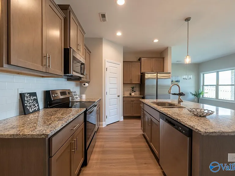 106 Elaina Grey Ct — Photo 5