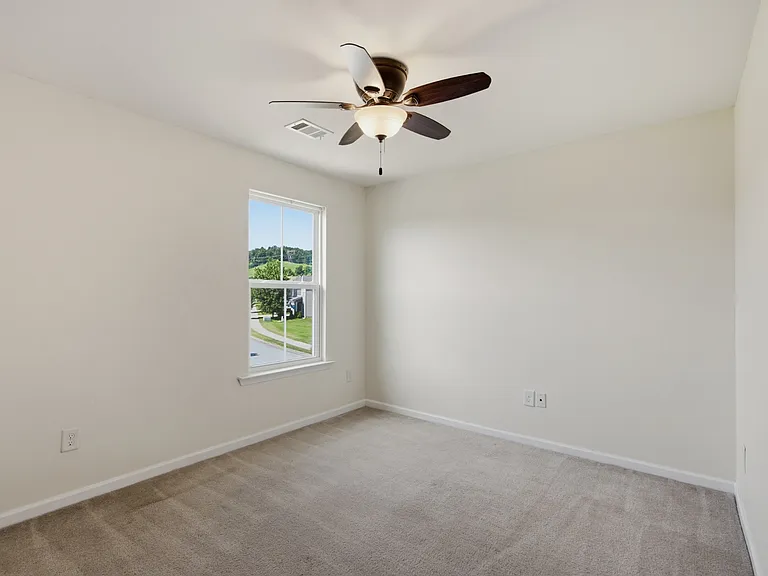 1568 Brockton Ln — Photo 30