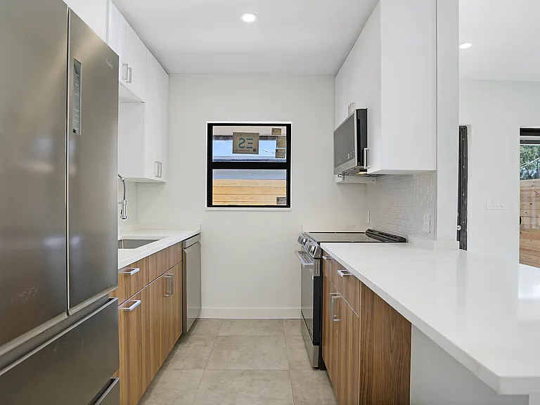1119 W Las Olas Blvd — Photo 1