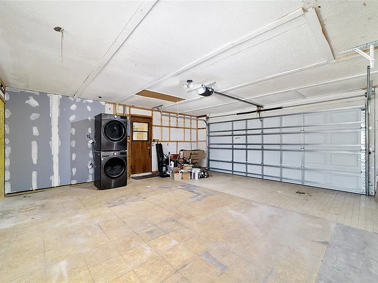 5330 Kings Ct — Photo 44