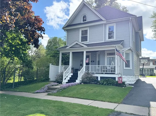 7 Macdougall St, Auburn, NY 13021