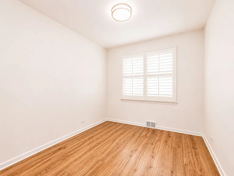 408 S Albert St — Photo 26