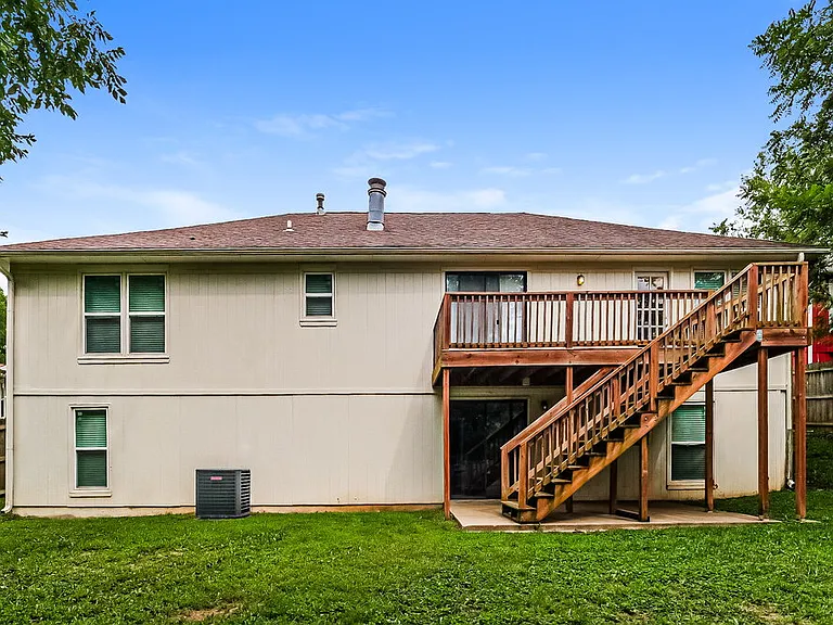 9004 Arlington Ct — Photo 17