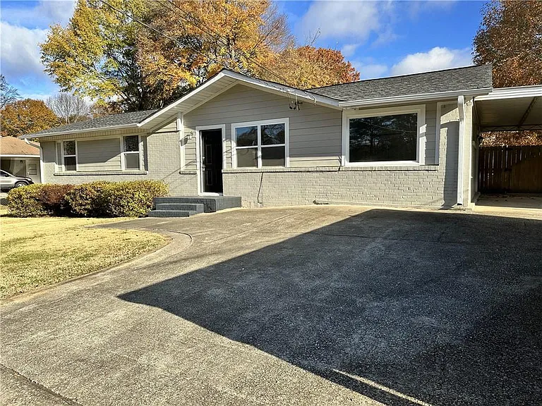 503 Concord Woods Dr SE — Photo 3