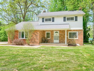 293 Hickory Place Dr, Columbiaville, MI, 48421