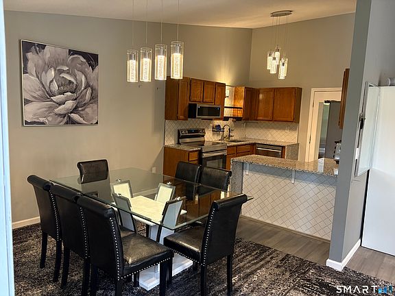 4th image of 9 Valley View Drive #9