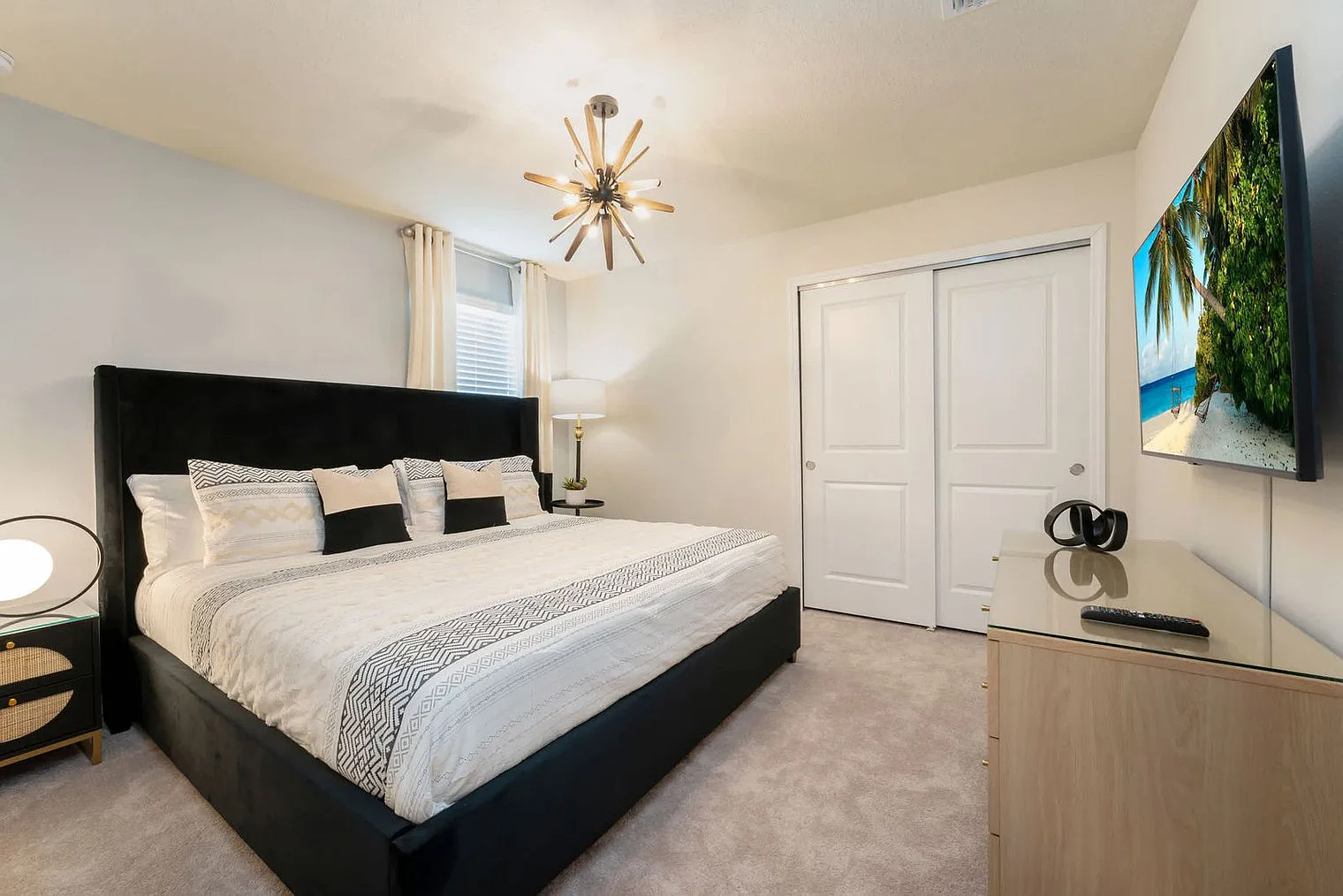 9 bed, 6.0 bath, 4391 sqft, $7,230 — Photo 4