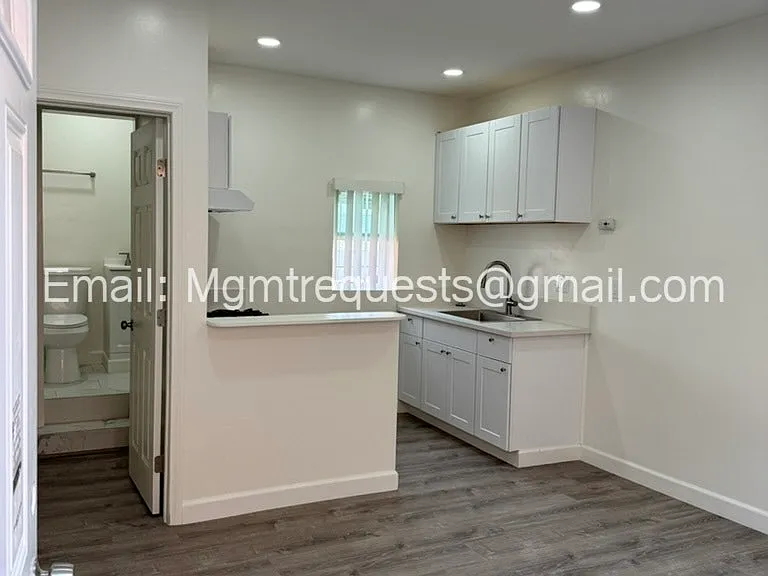 216 W Santa Fe Ave #5 — Photo 1