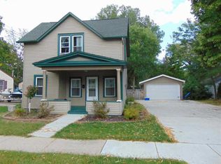 320 Madison Ave, Omro, WI 54963