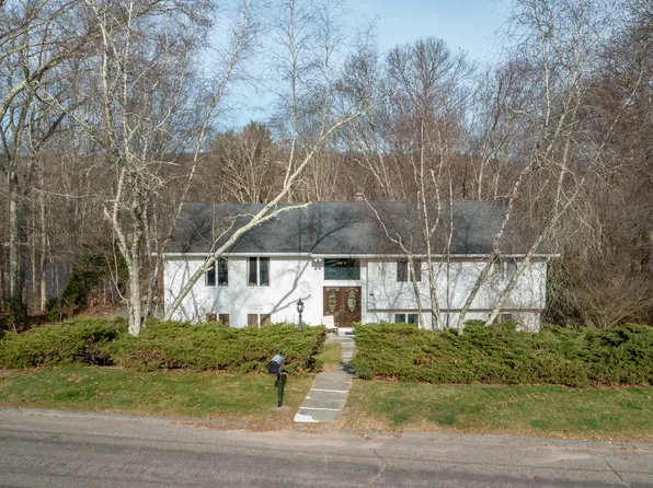 37 Trumbull Road, Waterford, CT 06385