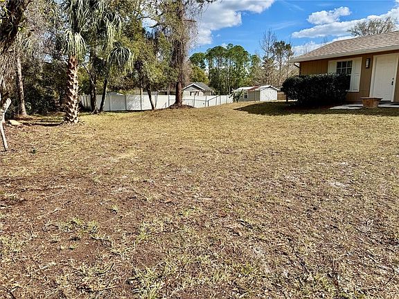 3rd image of 2510 Dahlia Rd