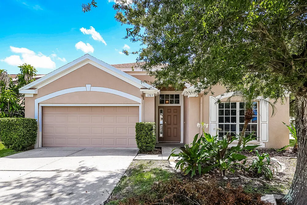 3 bed, 2.0 bath, 1503 sqft, $2,320 — Photo 1