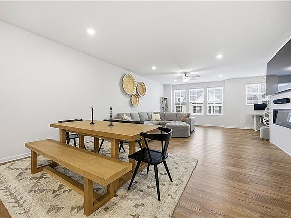 3rd image of 3515 Senna Rd