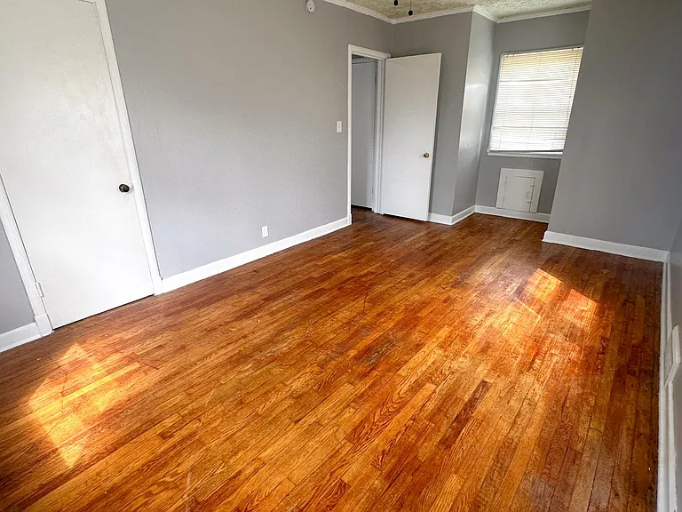 5142 Brooklyn Ave — Photo 22