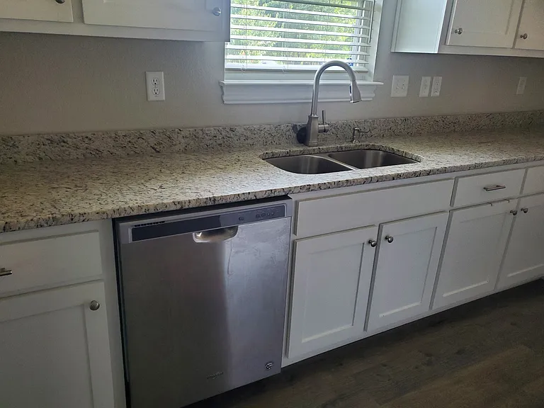 1231 Stewart St — Photo 10