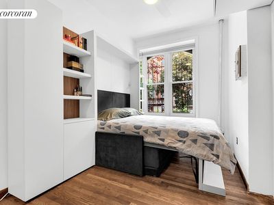 198 E 7th St APT 1, New York, NY, 10009