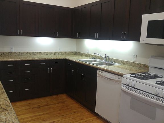 5th image of 448 W Market St Unit 305