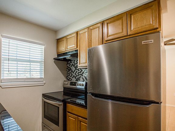 4th image of 1231 N Lbj Dr #2