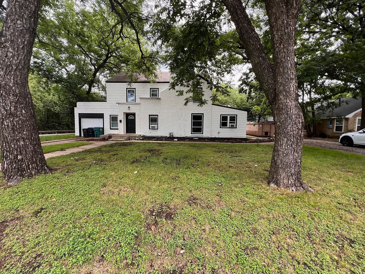 3 bed, 2300 sqft, $2,150 — Photo 1