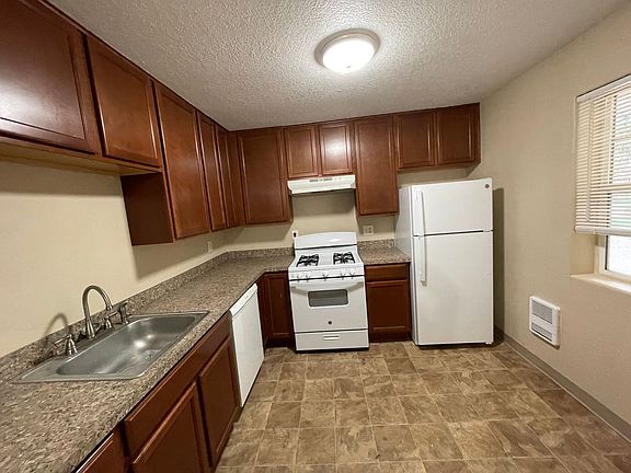 2nd image of 6719-6731 SE 82nd Ave #1