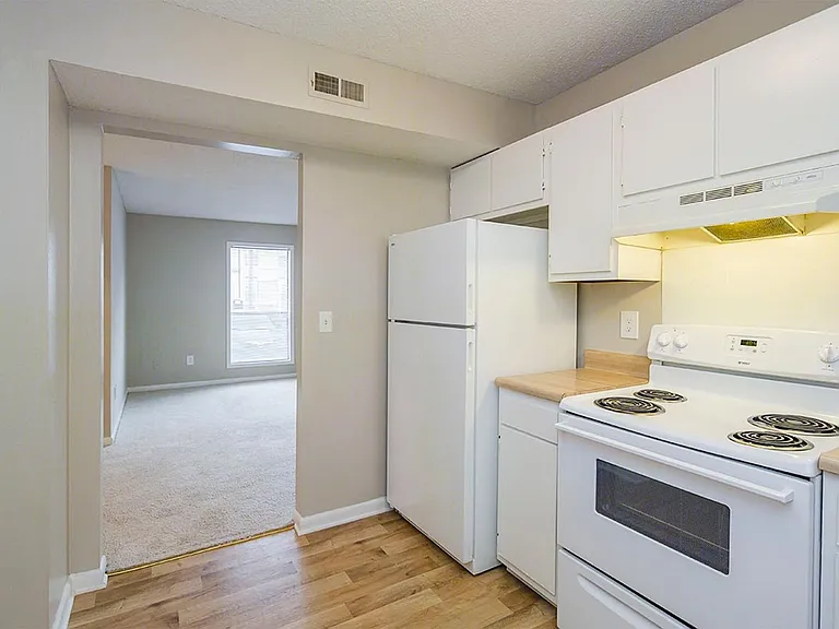 Windtree Apartment Homes — Photo 64