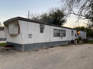 40 Private Road 2000, Uvalde, TX 78801