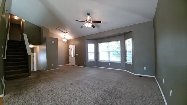 16212 Ginger Ave — Photo 5