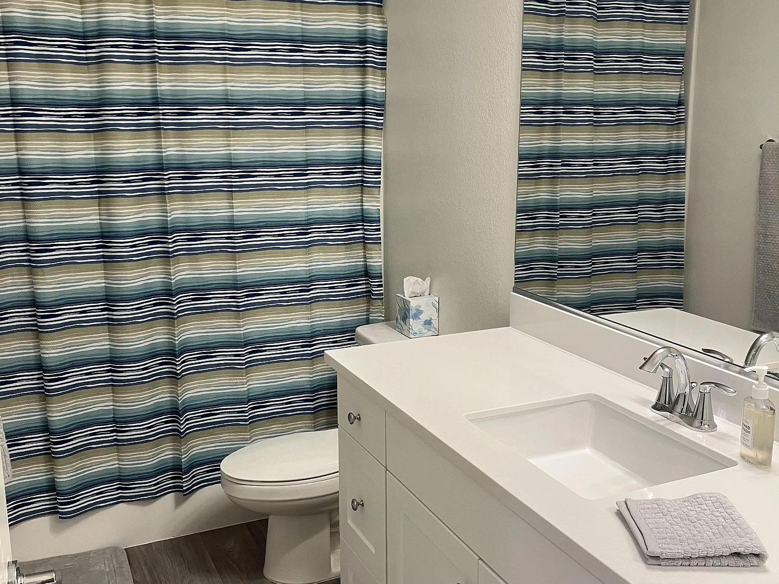 1 bed, 1.5 bath, 1432 sqft, $1,364 — Photo 4