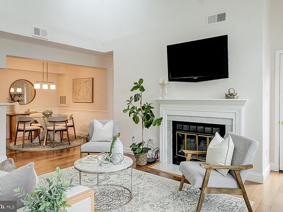 2nd image of 2224 Springwood Dr APT J