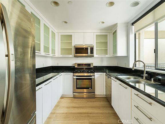2nd image of 230 Jackson St #309