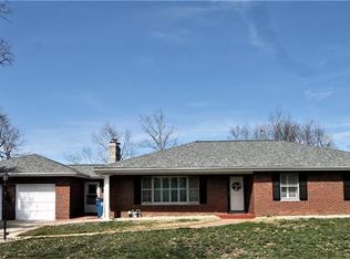 304 Dana Dr, Collinsville, IL 62234