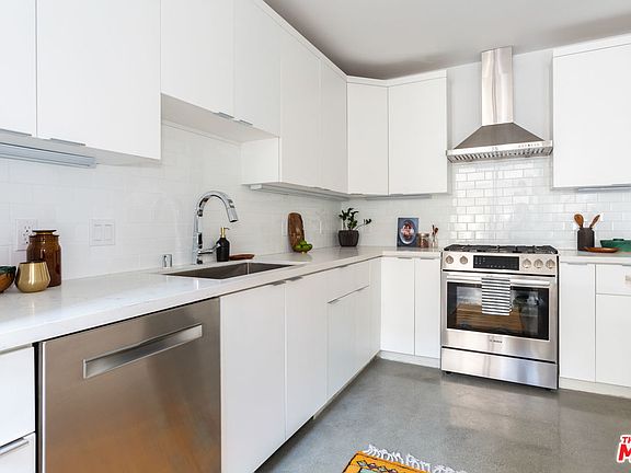 4th image of 2158 Clifford St Lot 10