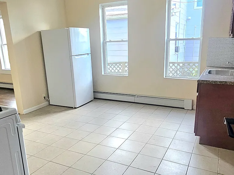 373 Blatchley Ave #1A1 — Photo 3