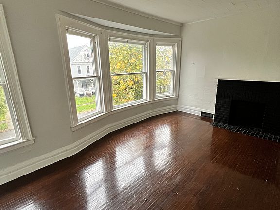 2nd image of 319 Breckenridge St #2