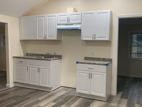 3rd image of 50 Laurel Trl