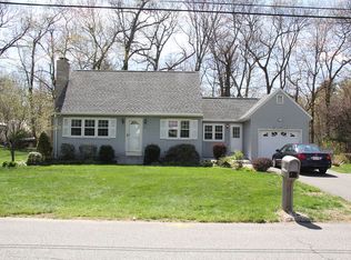37 Oak Ln, Feeding Hills, MA 01030