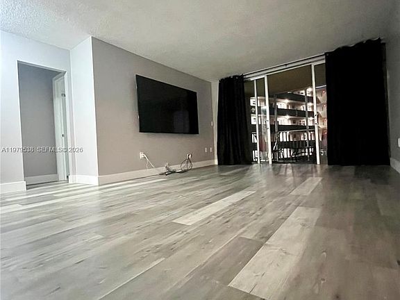 3rd image of 1750 NE 191st St #5223