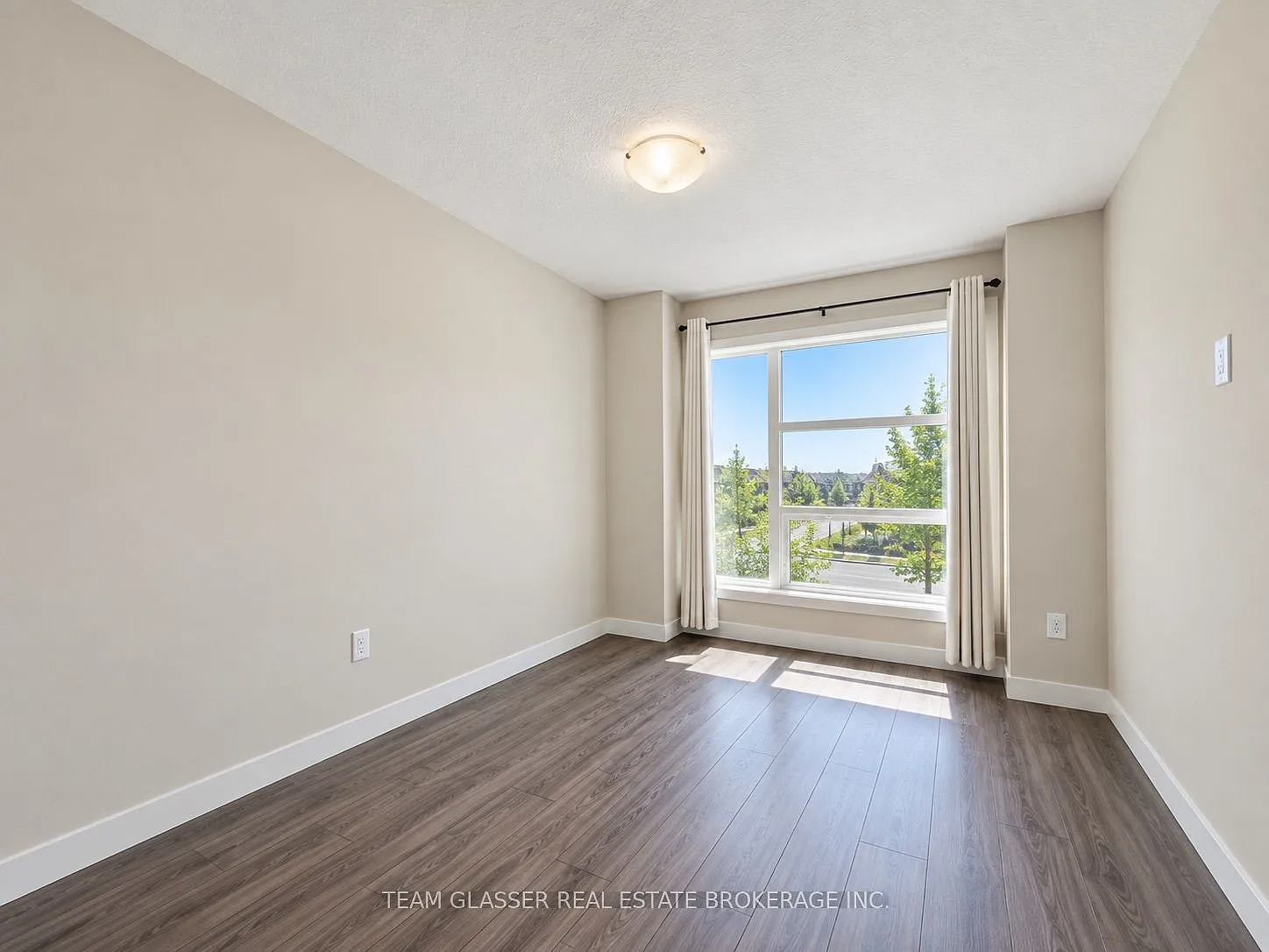 4 bed, $2,599 — Photo 4