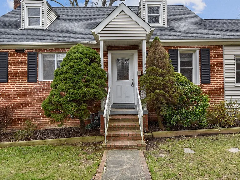 210 E Hamilton Ave — Photo 54
