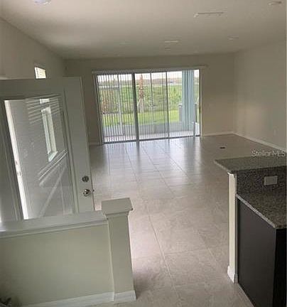 3rd image of 3821 Plainview Dr #1