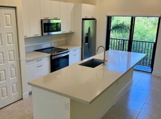 8031 NW 104th Ave, Miami, FL 33178