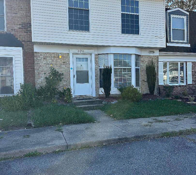 1st image of 573 Chancery Ln