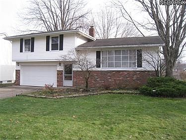 1st image of 9427 Hyde Park Dr