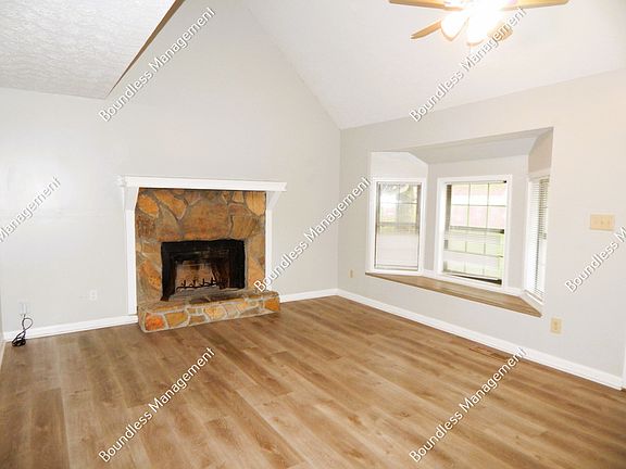 2nd image of 2172 Wells Dr SE