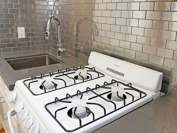 3rd image of 1225 18th Ave APT 5