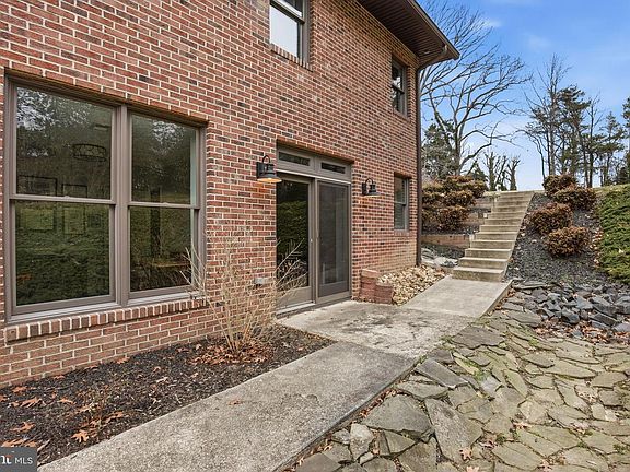 3rd image of 44831 Smiths Nursery Rd