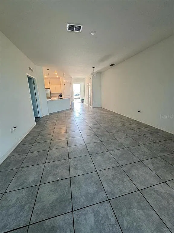 3 bed, 2.0 bath, 2109 sqft, $1,900 — Photo 2