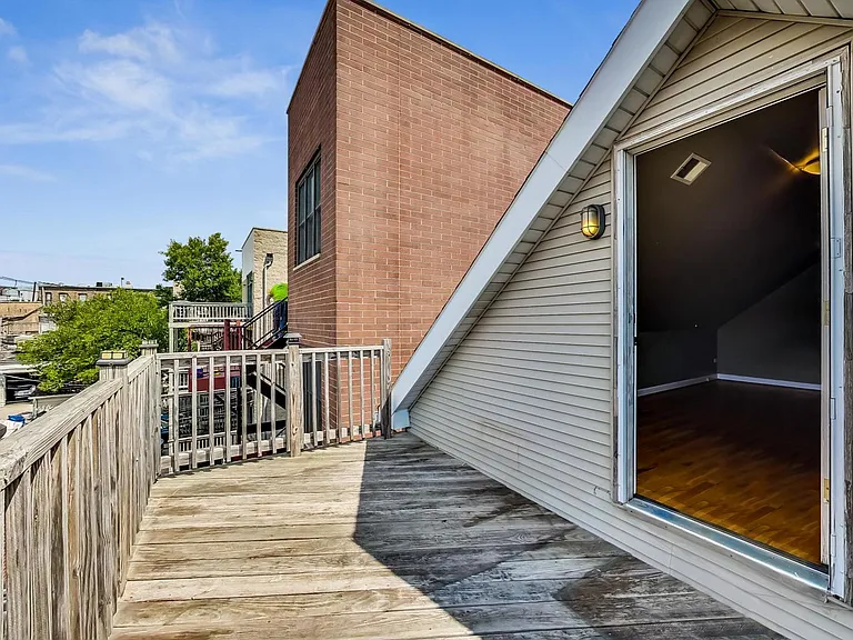 2330 N Greenview Ave #2R — Photo 20