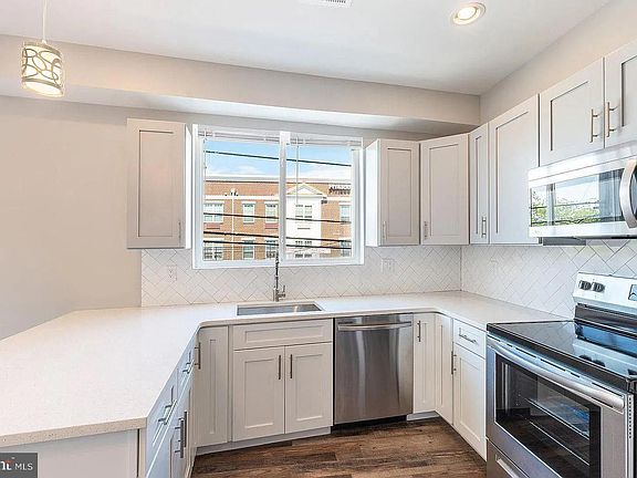 4th image of 1953 N Newkirk St #2