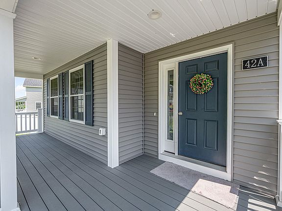 3rd image of 42A Terraceview Drive
